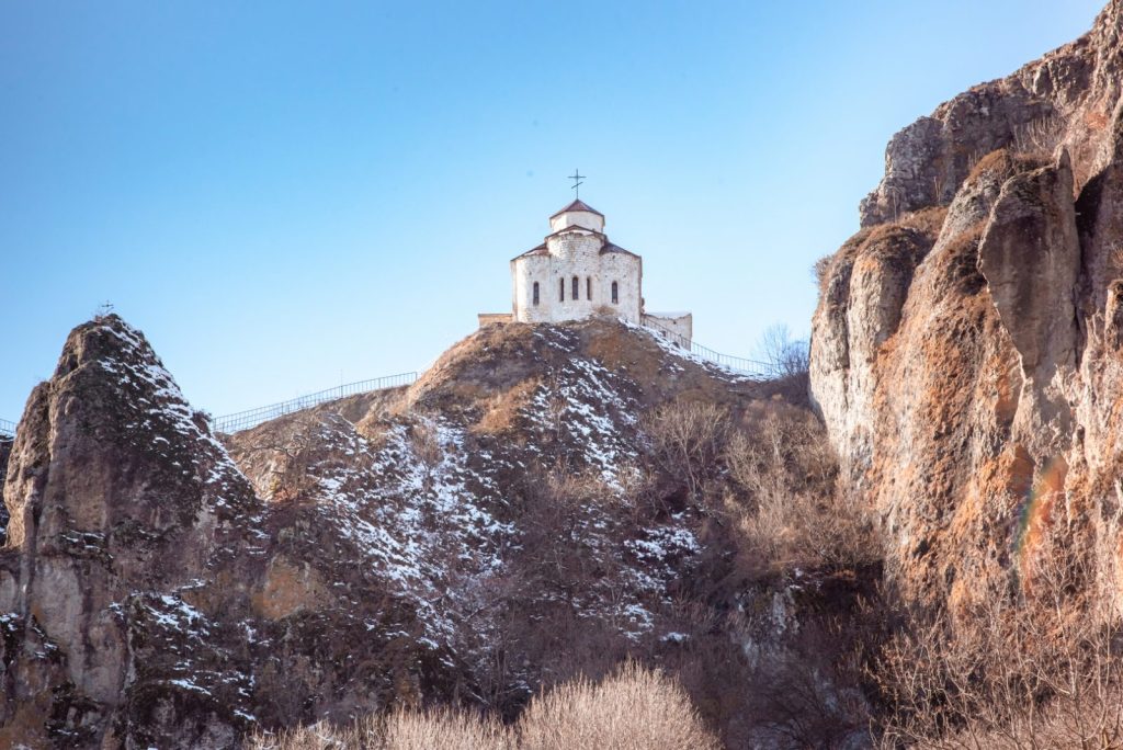 Карачаево-черкесия, тур в Домбай, Авторский тур в Домбай, горы Северного Кавказа, Северный Кавказ, Домбай что посмотреть, летающая Тарелка Домбай, Теберда, Шоанинский храм