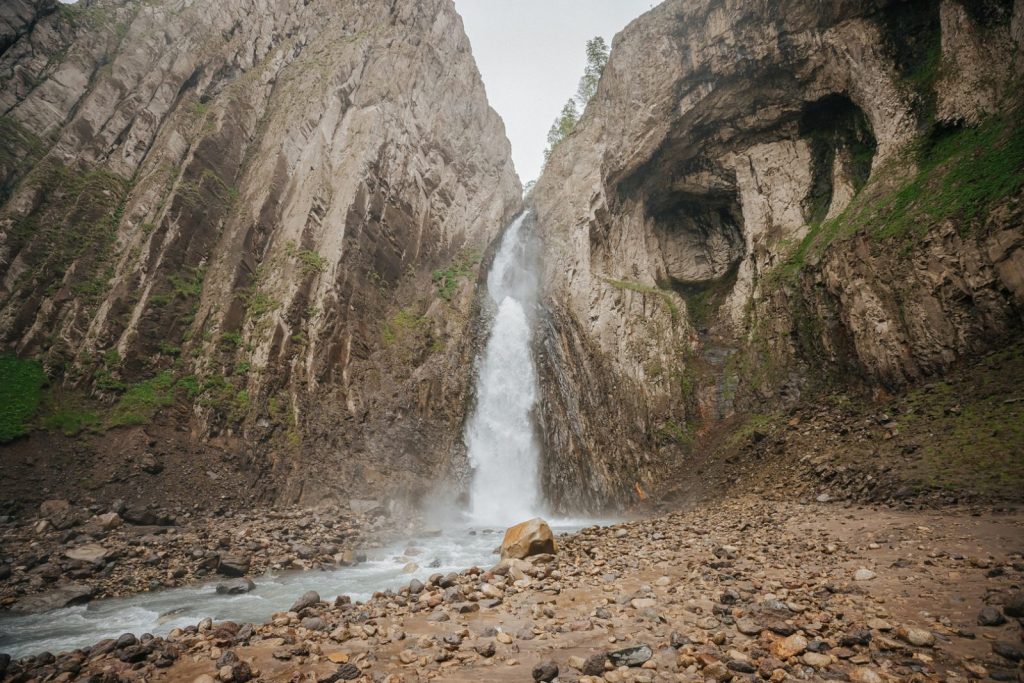 Водопад Каракая-Су, Кабардино-Балкария, Урочище Джилы-су, Тур в Джилы-су, Авторский тур в Кабардино-Балкарию, Клуб Путешествий In russia today, тур на Бермамыт, Джип-тур на Кавказ, туры на Эльбрус