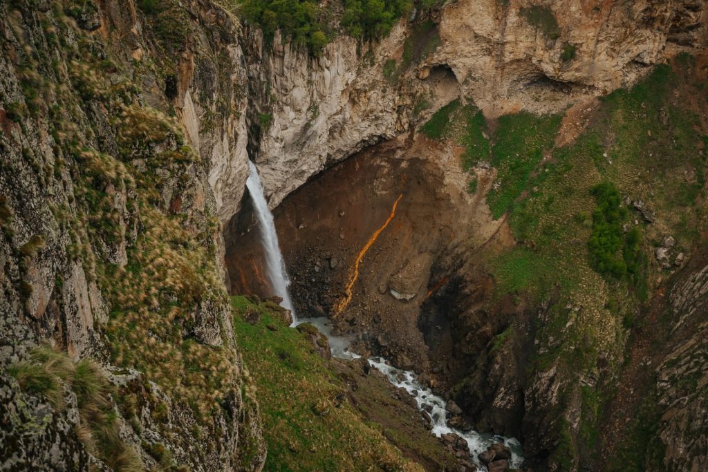Водопад Каракая-Су, Кабардино-Балкария, Урочище Джилы-су, Тур в Джилы-су, Авторский тур в Кабардино-Балкарию, Клуб Путешествий In russia today, тур на Бермамыт, Джип-тур на Кавказ, туры на Эльбрус
