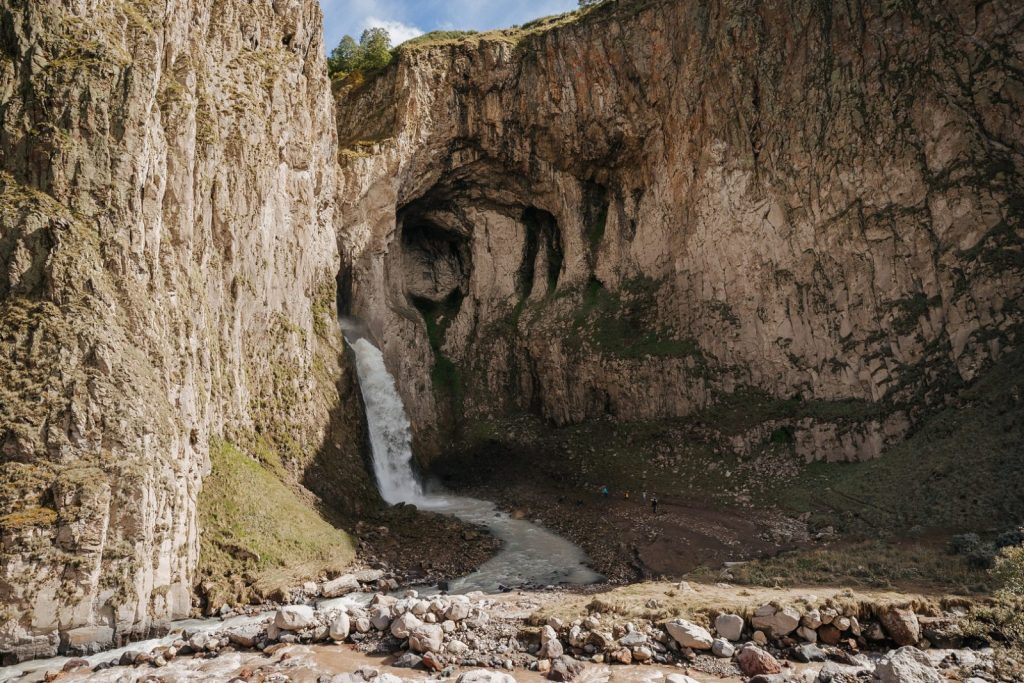 Водопад Каракая-Су, Кабардино-Балкария, Урочище Джилы-су, Тур в Джилы-су, Авторский тур в Кабардино-Балкарию, Клуб Путешествий In russia today, тур на Бермамыт, Джип-тур на Кавказ, туры на Эльбрус
