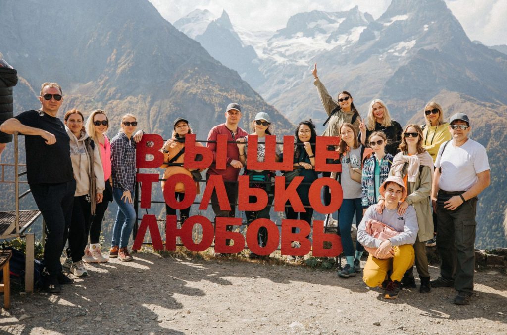 Домбай, Ущелья Домбая, Бадукские озера, Бадукское озеро, Треккинг в Домбае, Авторский тур в Домбай, Туры в Домбай, Горы Домбая, Домбайские горы, Алибекский водопад